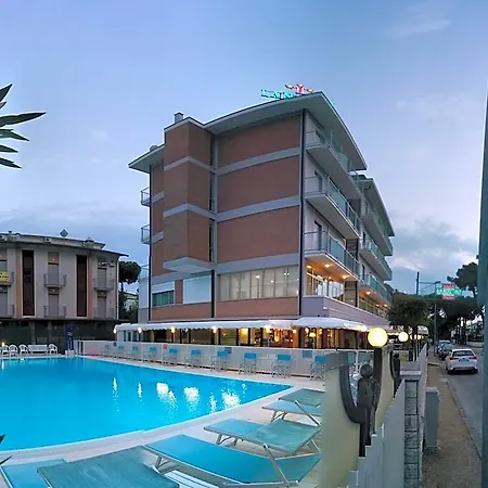 Hotel Lanzoni Pinarella