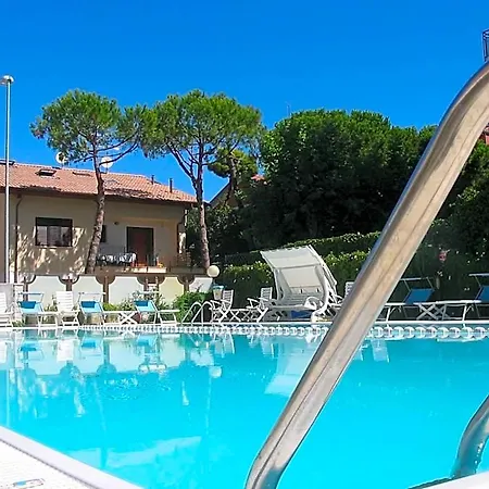 Hotel Lanzoni Pinarella