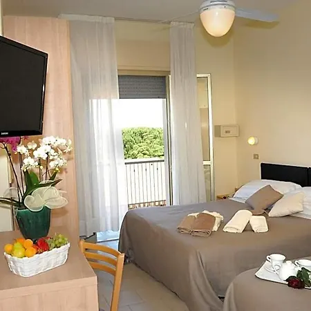 Hotel Lanzoni Pinarella